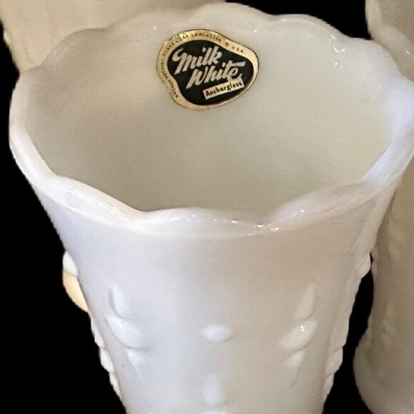 Anchor‎ Hocking Milk Glass Tear Drop Vase with Original Tag - Picture 1 of 5